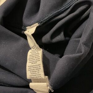 Navy blue Wunder train with pockets